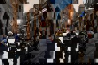 Acotada la calle Cuna de Sevilla tras un incendio en un bar que deja a un afectado por inhalación de humo