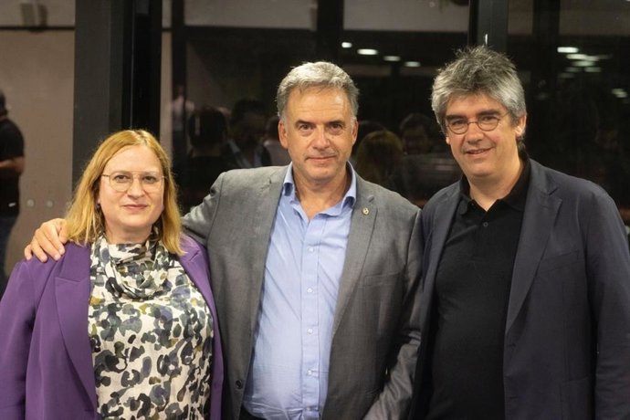 Encuentro de una delegación de EH Bildu con el presidente de Uruguay, Yamandú Orsi.
