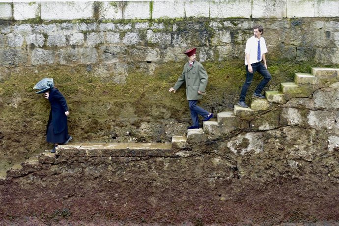 Archivo - La compañía cántabra Delinfame estrena este miércoles la comedia 'Abisal' en el Palacio de Festivales
