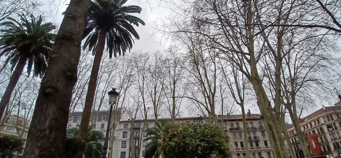 Archivo - Cielos nublados en Bilbao