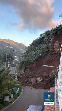 Derrumbe en el cruce de la GC-423 con la GC-151, en San Mateo (Gran Canaria)