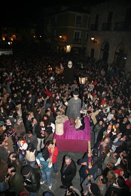 Archivo - Un momento de la procesión de San Genarín, en León.