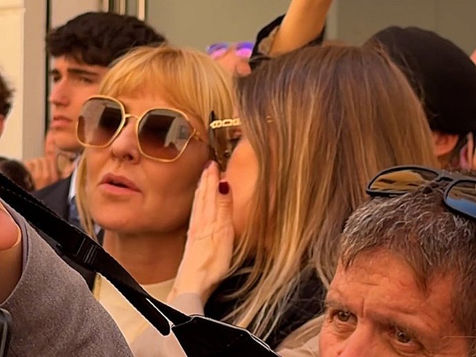 Cayetana Guillén Cuervo con Nicole Kimpel en Málaga