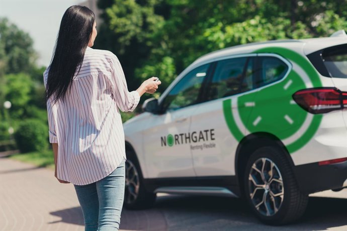 El renting abarata su cuota media un 4,2% en 2025 y se impulsa con el auge del vehículo de ocasión