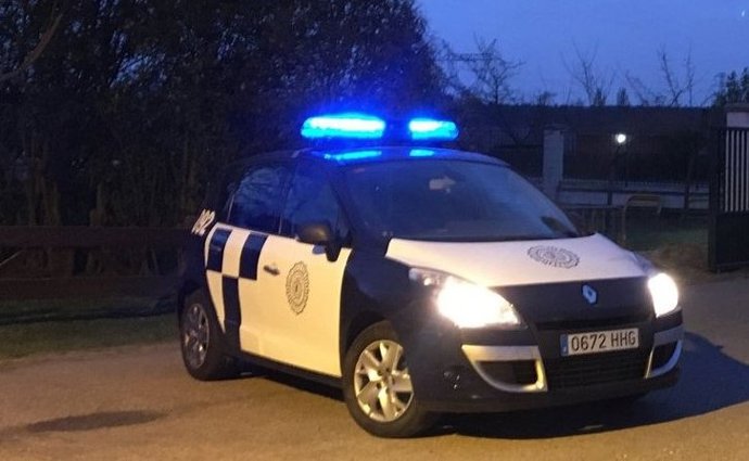 Archivo - Un vehículo de la Policía Municipal.