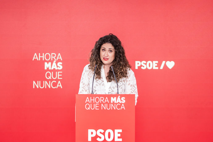 La portavoz adjunta de la Comisión Ejecutiva Federal del PSOE, Enma López, durante una rueda de prensa posterior a la reunión de la Comisión Ejecutiva Federal del PSOE, a 30 de marzo de 2026, en Madrid (España).v