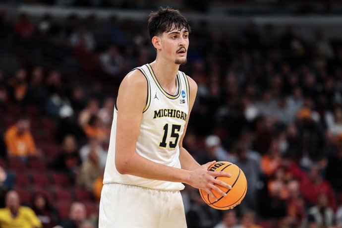 March 27, 2026, Chicago, Illinois, United States: Aday Mara of the Michigan Wolverines in action against the Alabama Crimson Tide in the Sweet 16 round of the NCAA Men's Basketball Tournament at the United Center in Chicago, Illinois. Final score; Michiga