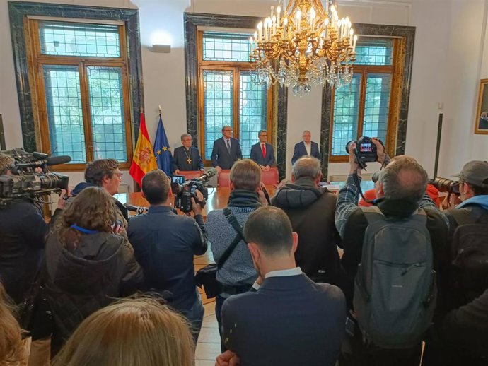 Firma del protocolo entre Iglesia, Gobierno y Defensor del Pueblo para reparar a víctimas de abusos en la Iglesia.