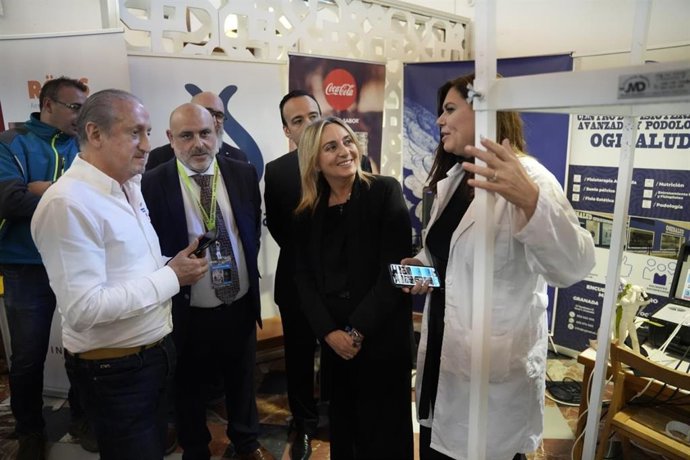 La alcaldesa de Granada, Marifrán Carazo, visita el Centro de Atención al Costalero.