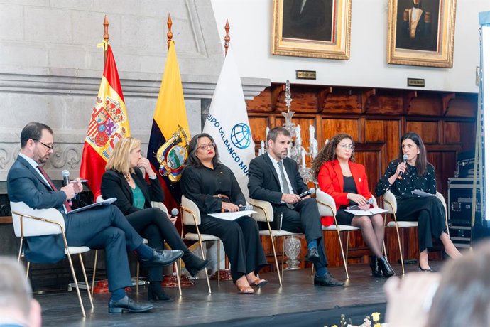 Participantes en el Foto Banco Mundial de Ecuador.