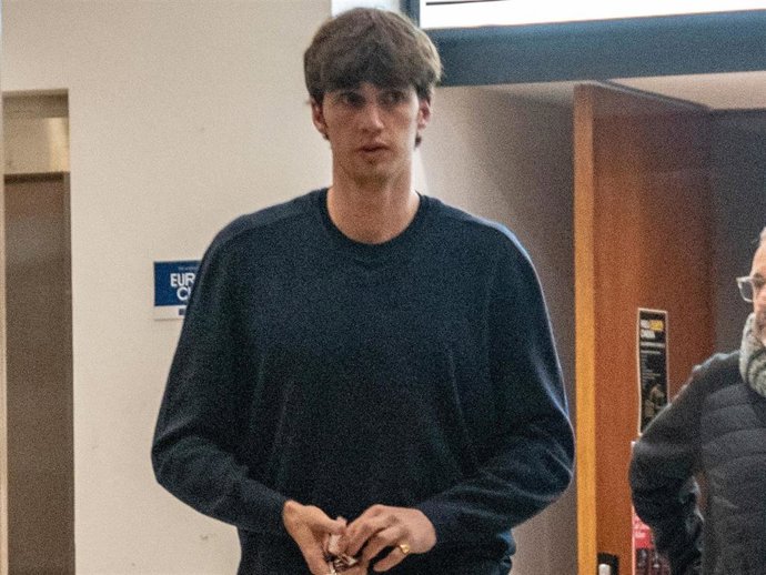 Pablo Urdangarin ha acudido al cine con Johanna Zott para asistir al estreno del docmental Inside BMG