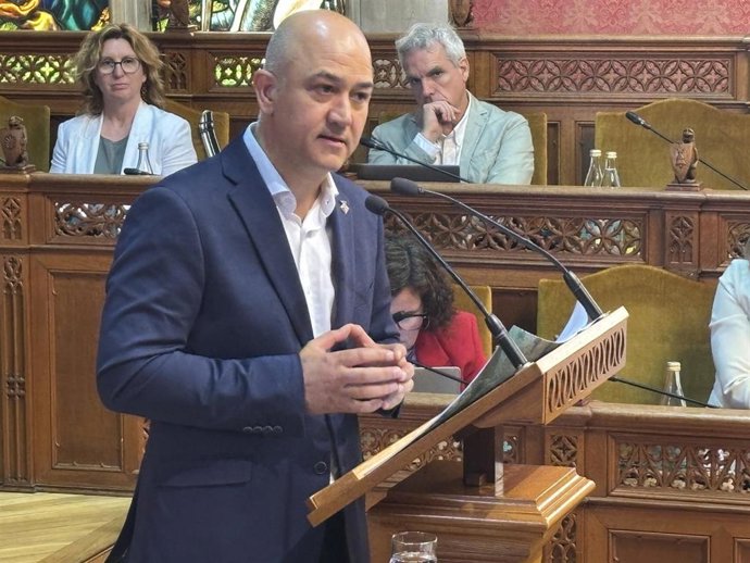 Archivo - El portavoz de El PI en el Consell de Mallorca, Antoni Salas, participa en el Debate de Política General, en una foto de archivo.