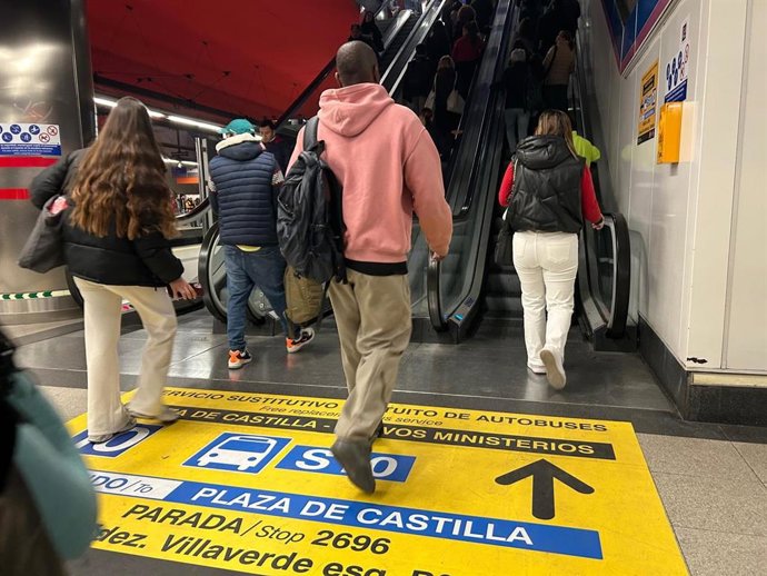 Primer día laborable con L10 cortada entre Nuevos Ministerios y Cuzco: desconcierto y temor a la vuelta de Semana Santa