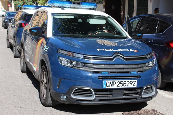 Archivo - Arxiu - Vehicle de la Policia Nacional a València