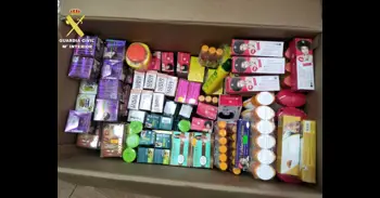 La Guardia Civil interviene casi 600 productos sanitarios ilegales a la venta en peluquerías de Gran Canaria