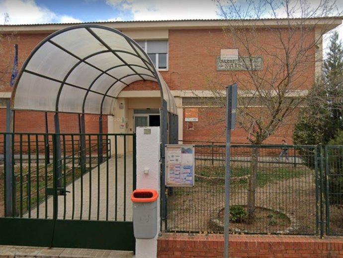 Ya se han licitado los trabajos para habilitar dos nuevas aulas de educación infantil y un porche cubierto en el patio de recreo del CEIP Sarrión