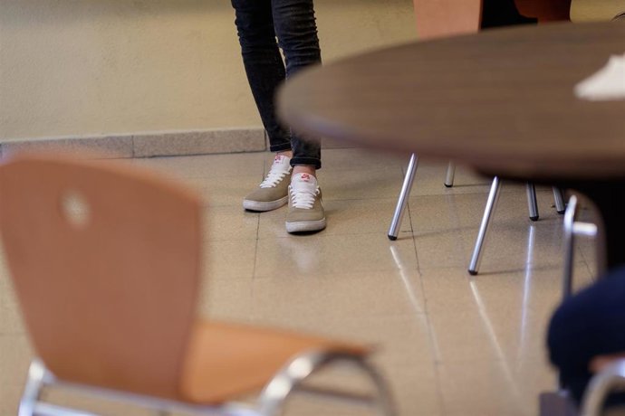 Archivo - Imagen de recurso de estudiantes en un aula escolar.