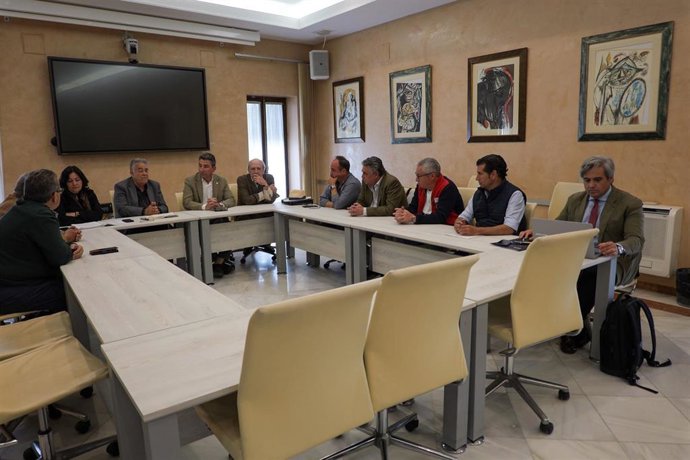 Reunión en Almonte con representantes del sector agrícola y con las distintas administraciones  para analizar las ayudas de renaturalización en el entorno de Doñana.