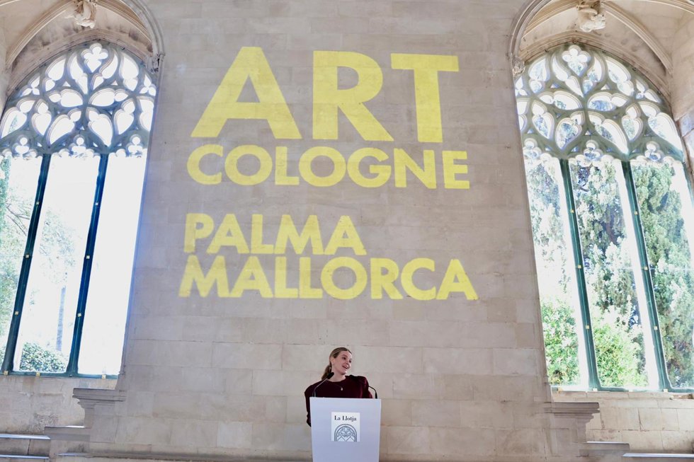 La presidenta del Govern, Marga Prohens, presenta la Art Cologne Palma Mallorca.