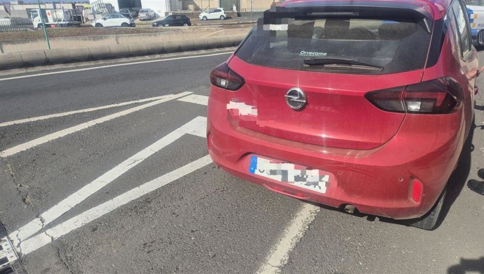 Vehículo de alquiler interceptado y recuperado por la Policía Local de Arrecife en un control
