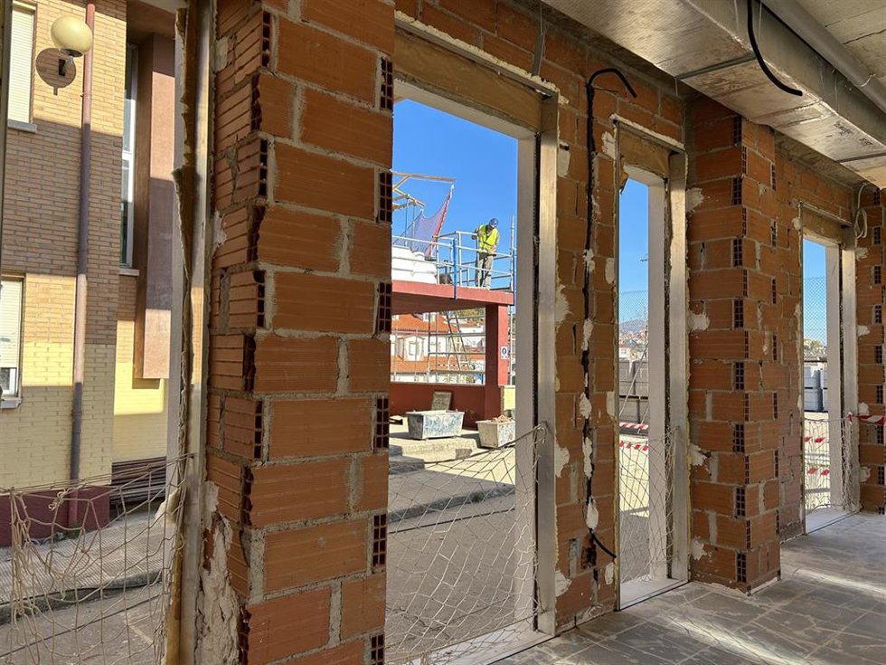 Archivo - Obras en un edificio.
