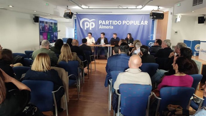 Reunión del comité de campaña del PP de Almería.
