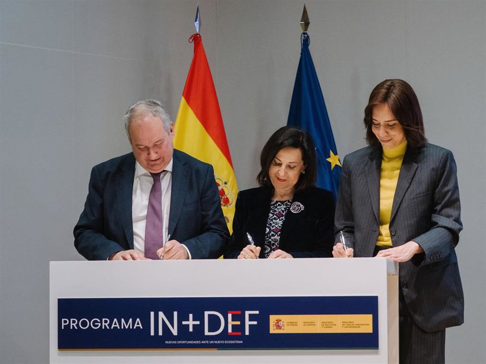 Firma del compromiso para potenciar el ecosistema formativo de la industria de defensa