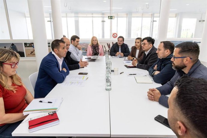 Deportes emite la resolución jurídica que facilita la práctica de fútbol federado a los menores migrantes tutelados