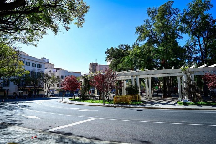 Finalizan las obras de mejora del pavimento de la plaza de las Columnas.