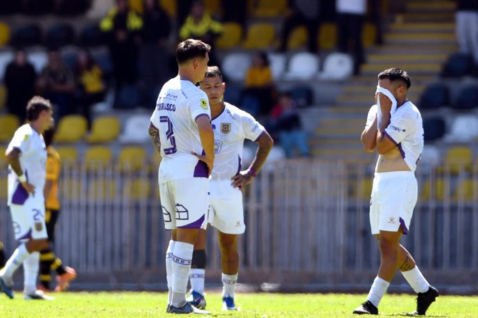 Futbol, Coquimbo Unido vs Universidad de Chile Fecha 3, Liga de primera 2026. Los jugadores de Deportes Concepcion lamentan derrota contra Coquimbo Unido tras un partido copa de la liga disputado en el estadio La Francisco Sanchez Rumoroso en Coquimbo,