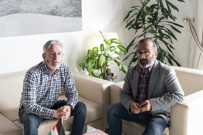 El presidente de la Diputación de Cáceres, Miguel Ángel Morales, ha mantenido este lunes una reunión con el presidente de la Asociación Empresarial del Valle del Jerte (Asevaje), Cándido Sánchez