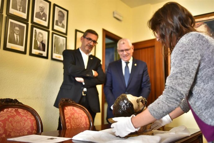 El Museo de Málaga cede a la Cofradía de El Rico la talla de la Cabeza de San Juan Bautista para su salida procesional.