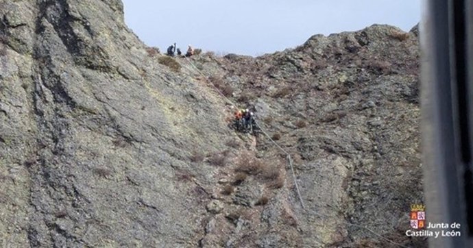 Imagen del rescate a los tres escaladores en Boca de Huérgano