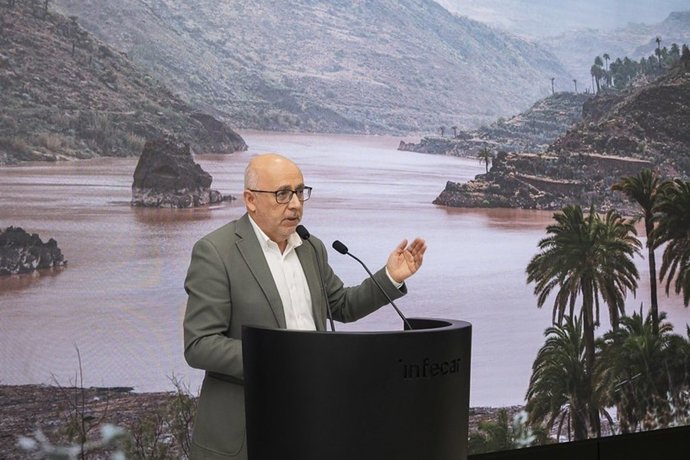 El presidente del Cabildo de Gran Canaria, Antonio Morales, durante la rueda de prensa sobre las presas
