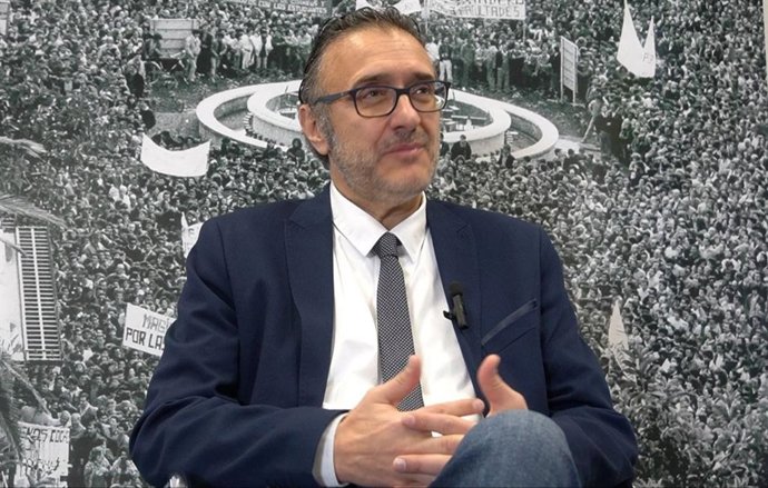 Nuevo defensor de  Universidad de Huelva,  Juan Luis Aguado Casas.