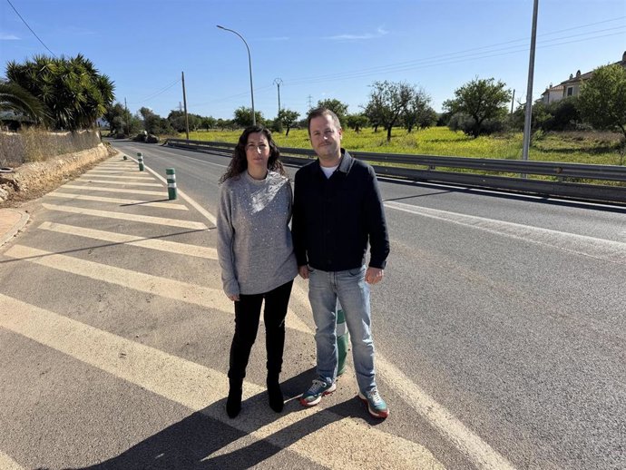 Los secretarios generales de la Federación Socialista de Mallorca, Amanda Fernández, y de la Agrupación Socialista de Marratxí, Miquel Cabot.