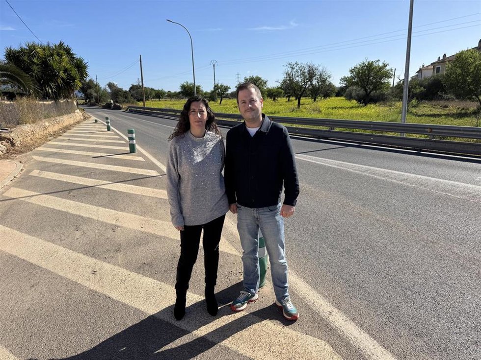 Los secretarios generales de la Federación Socialista de Mallorca, Amanda Fernández, y de la Agrupación Socialista de Marratxí, Miquel Cabot.