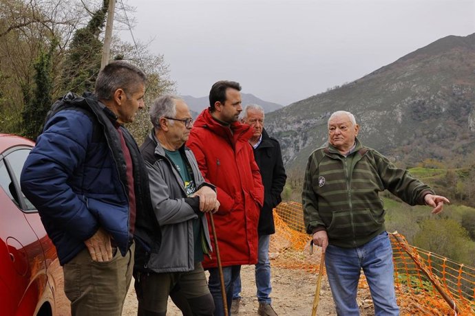 El presidente del PP, Álvaro Queipo, en Amieva.