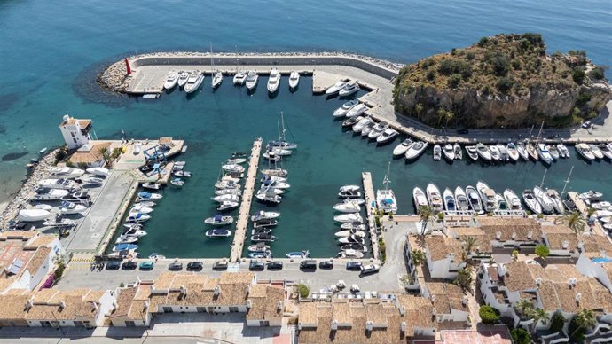 Puerto Deportivo Marina del Este, en Almuñécar.