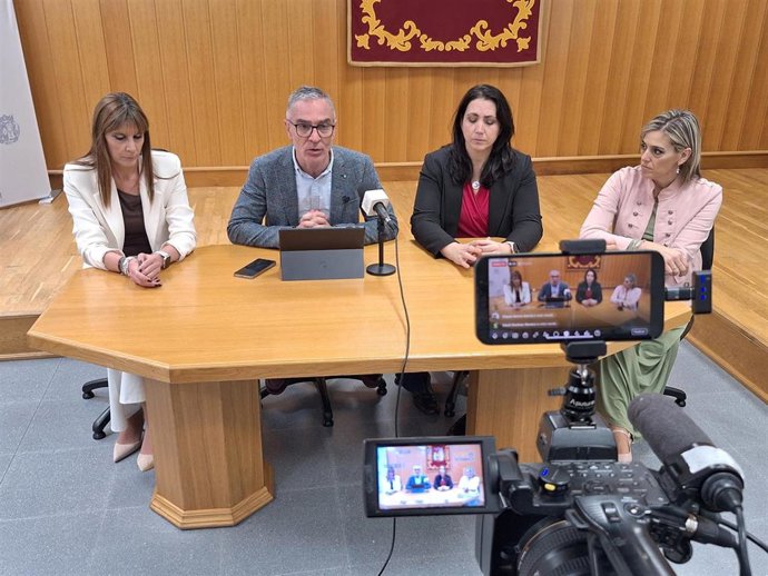 Comparecencia sobre la residencia de personas mayores.