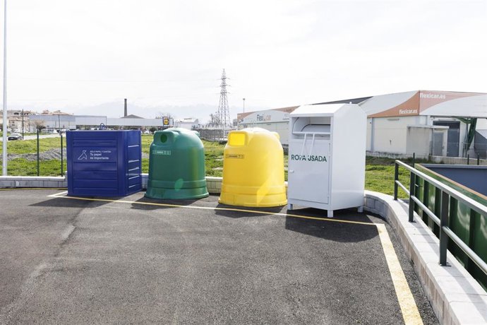 Instalaciones del nuevo punto limpio de la localidad granadina de Atarfe. A 19 de marzo de 2026 en Atarfe, Granada (Andalucía, España). 