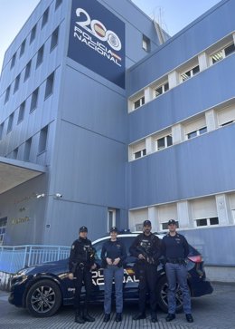 Agentes de la Policía Nacional y de la Polizia di Stato de Italia.