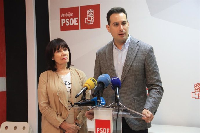 Micaela Navarro y José Latorre.