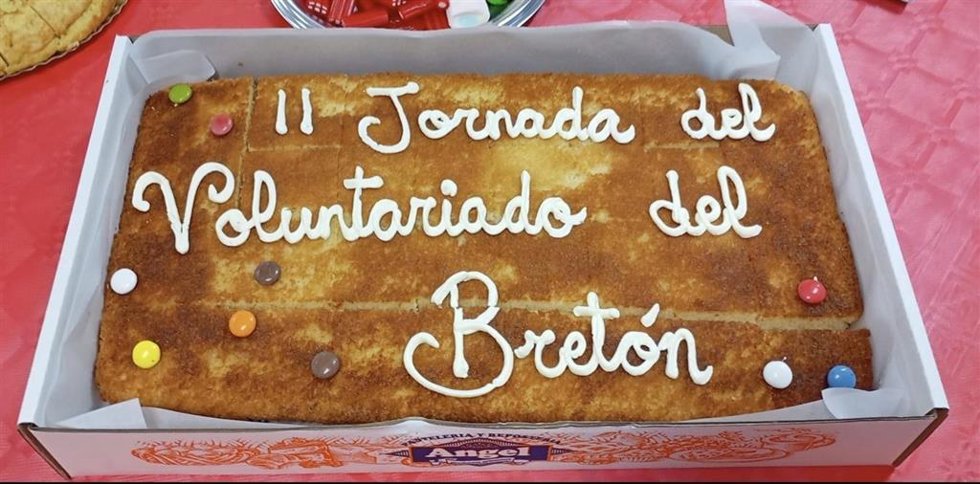 El Colegio Bretón aporta 358 kilos de comida para el Banco de Alimentos
