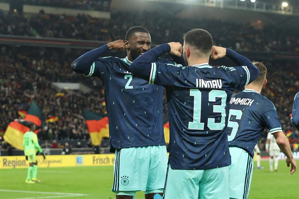 Deniz Undav y Antonio Rüdiger celebran el segundo gol de Alemania ante Ghana