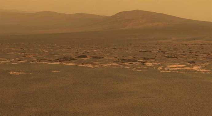 Archivo - FILED - 05 July 2022, ---: A pictures taken by NASA's Mars Exploration Rover "Opportunity" shows a general view of Mars's surface. After the successful test of the Mars helicopter Ingenuity, US space agency NASA wants to send two more mini helic