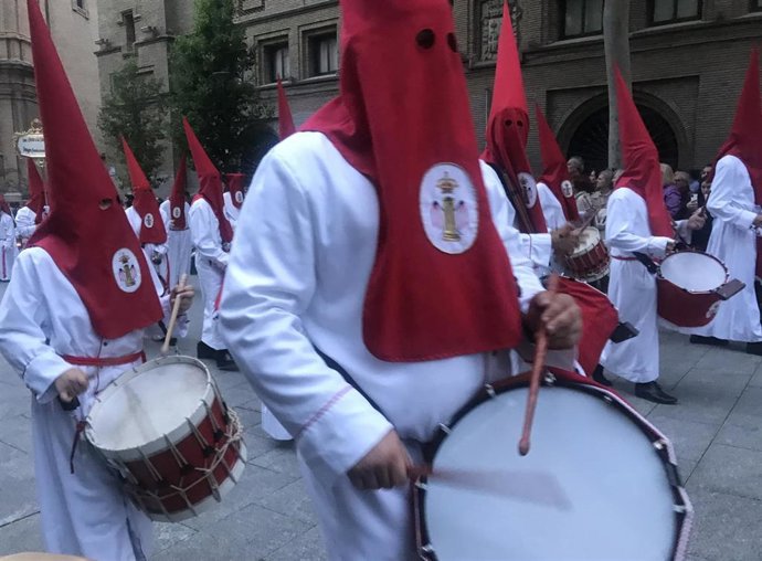 Archivo - Imagen de recurso de un cofrade tocando el tambor