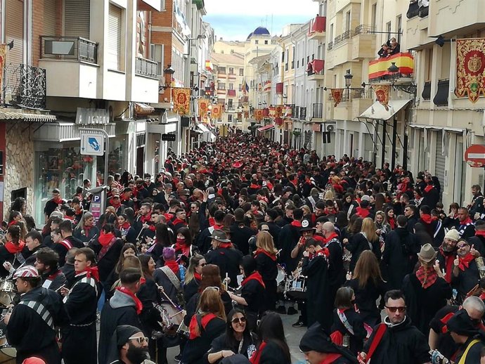 Tamborada en Hellín.