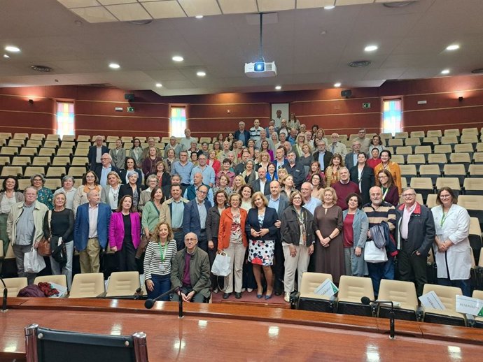 Homenaje del Virgen del Rocío a profesionales jubilados en Sevilla