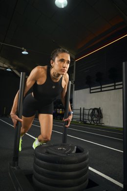 Archivo - Joma presenta su mono deportivo para moverse con libertad y comodidad en el gimnasio.